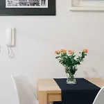 M6 Main Square Stylish One Bedroom