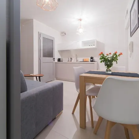 M6 Main Square Stylish One Bedroom شقة