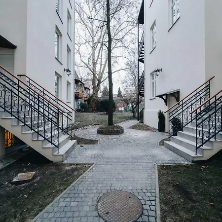 M6 Main Square Stylish One Bedroom